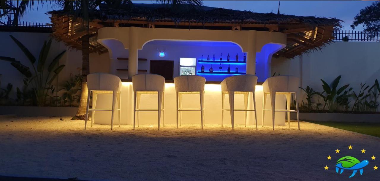 Pawikan Boutique Hotel Моалбоал Екстериор снимка
