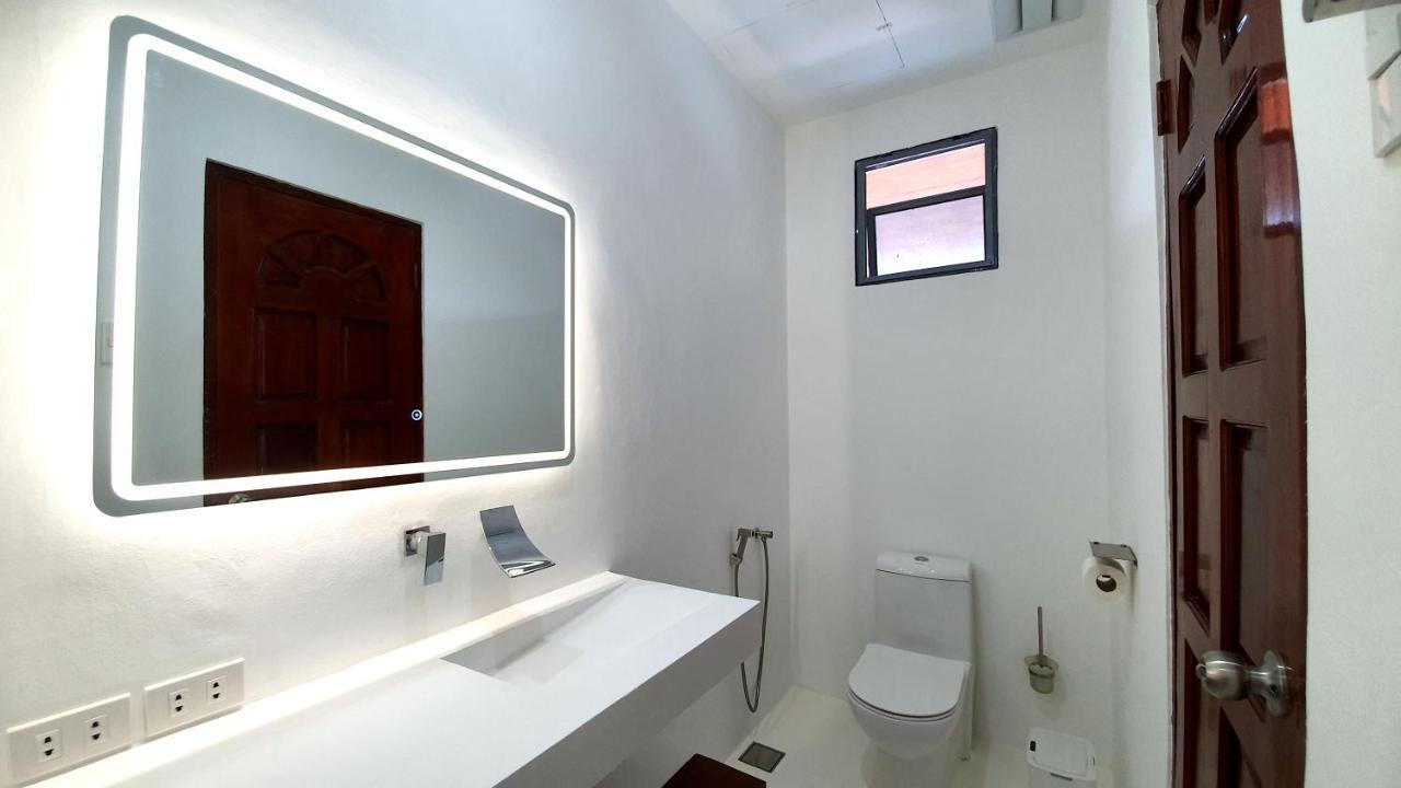 Pawikan Boutique Hotel Моалбоал Екстериор снимка